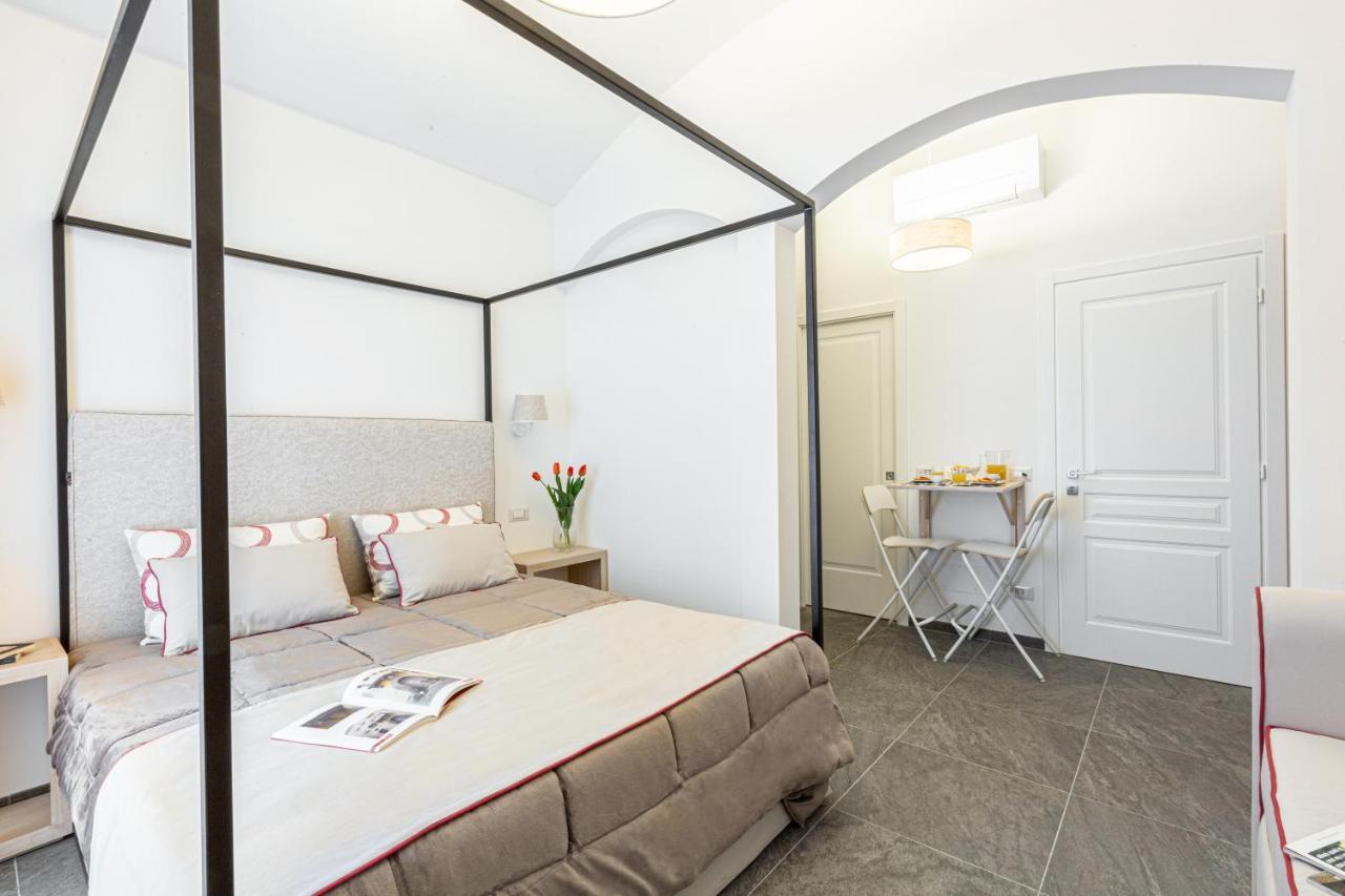 La Dimora Di Cornelia Aparthotel ซอร์เรนโต ภายนอก รูปภาพ
