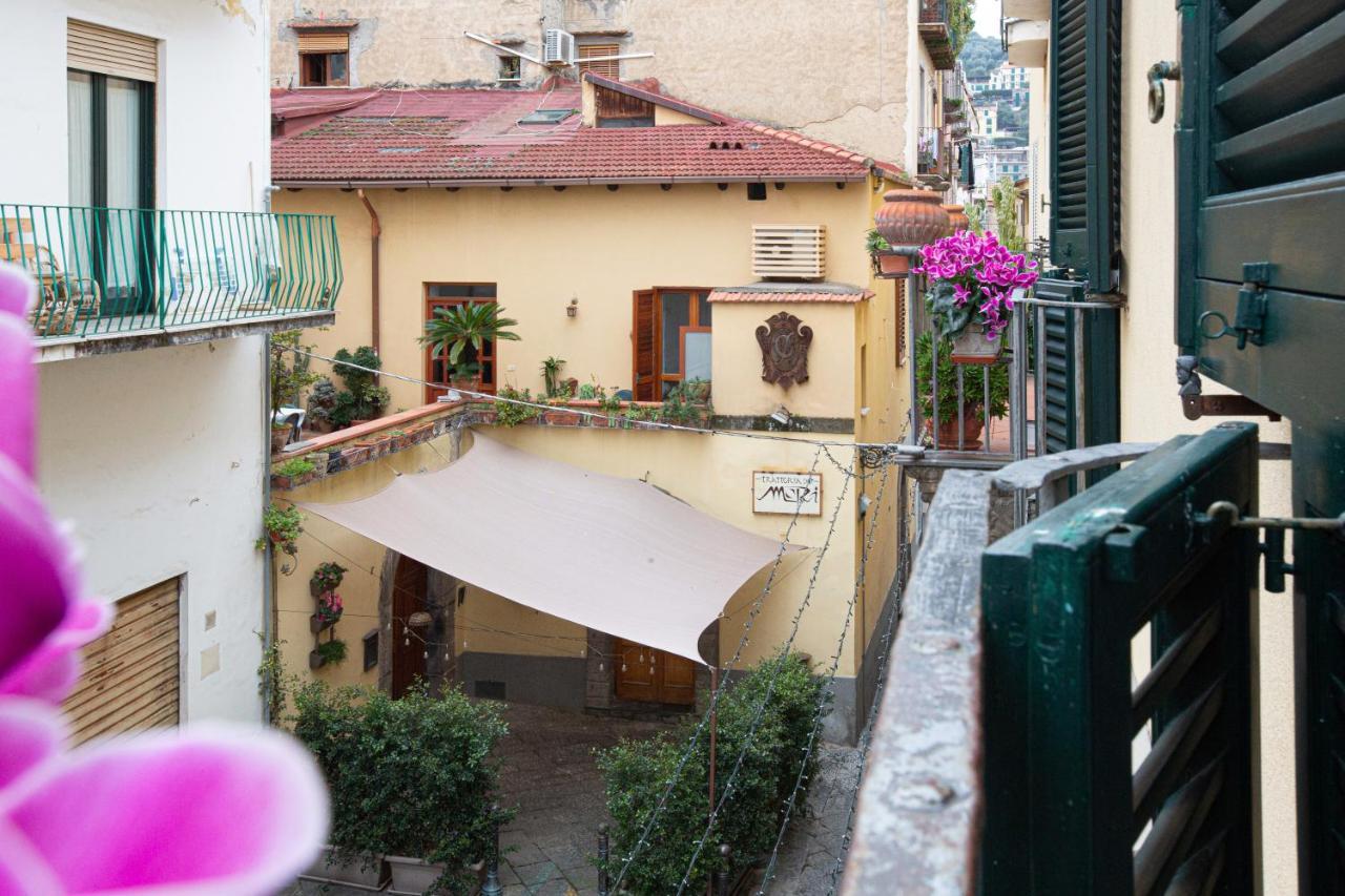 La Dimora Di Cornelia Aparthotel ซอร์เรนโต ภายนอก รูปภาพ